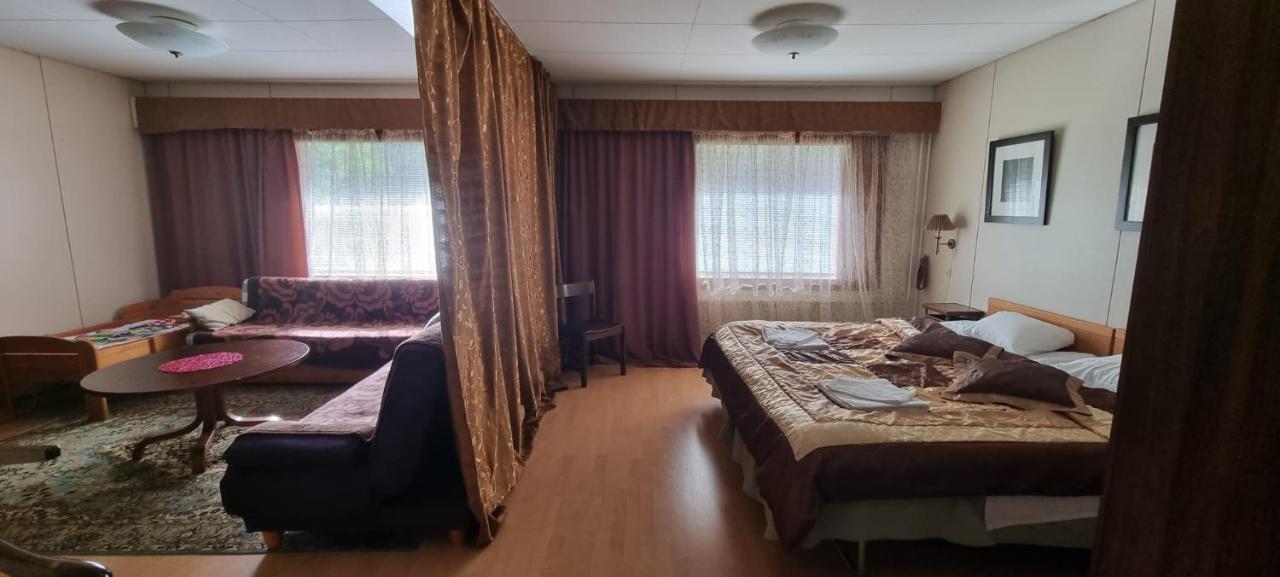 Hotel Villa Vanessa Siltakylä Buitenkant foto